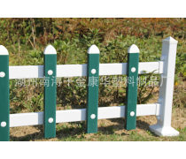 绿化护栏的新选择 塑钢PVC护栏的优势与应用